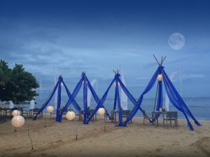 Moon Rise Dinner on the Beach